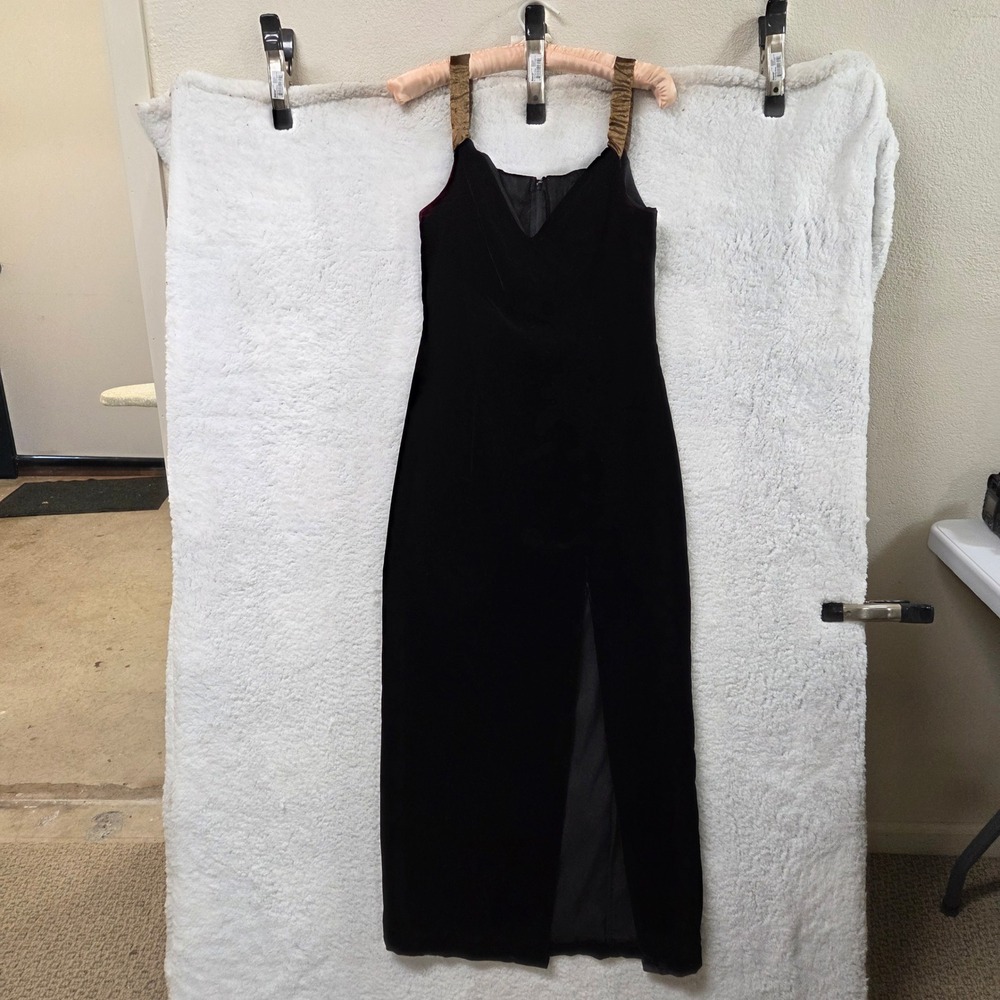 Karen Lucas for‎ Niki Black Velvet Deep V Slit Gown Size 8